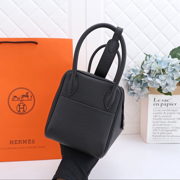エルメスバッグ背面デザイン